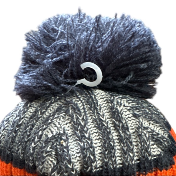 NFL Men's New Era Chicago Bears Striped Cuffed Knit Beanie Pom Pom Hat BNWOT - Picture 6 of 6